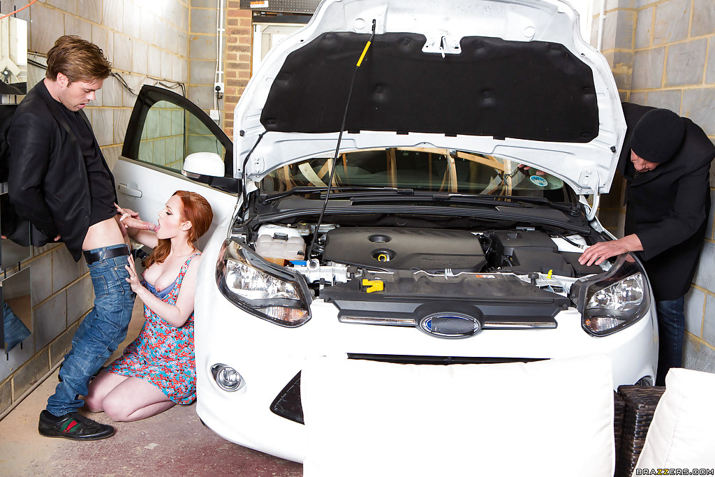 Рыжеволосая сука отсосала у любовника в автомастерской 3 фотография Рыжеволосая сука отсосала у любовника в автомастерской 3 фотография