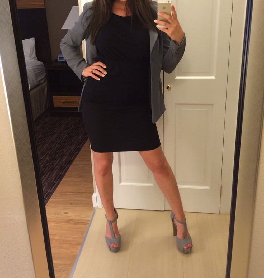 Секретарша сняла деловой костюм и засняла себя в голом виде 4 фотография Секретарша сняла деловой костюм и засняла себя в голом виде 4 фотография