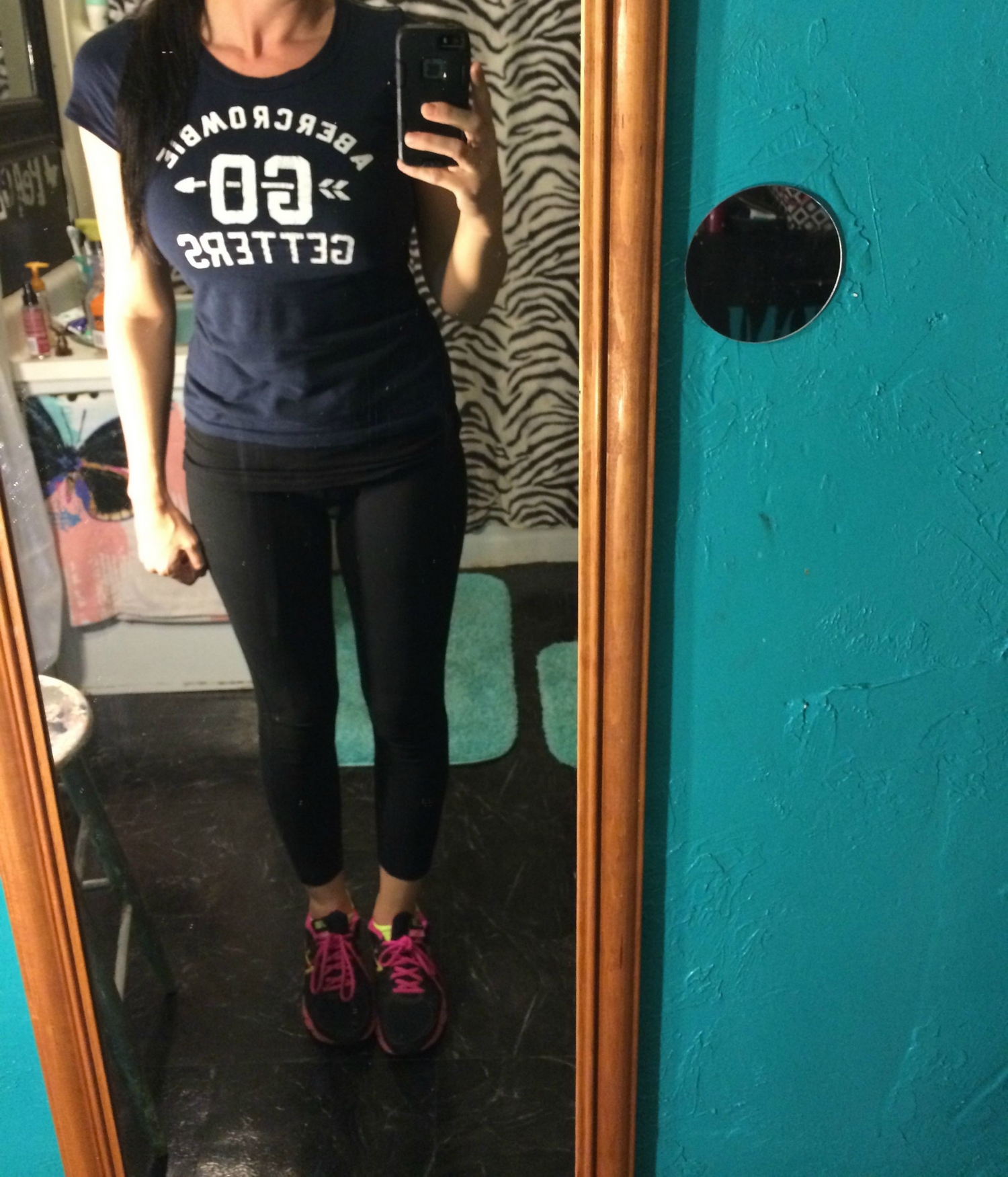 Фитоняша светит большими сиськами перед камерой и голой киской в сперме 4 фотография Фитоняша светит большими сиськами перед камерой и голой киской в сперме 4 фотография