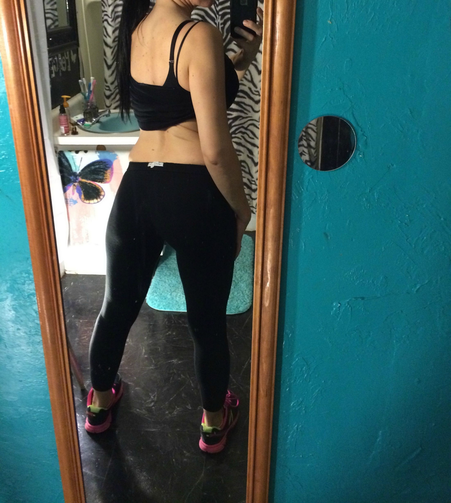 Фитоняша светит большими сиськами перед камерой и голой киской в сперме 8 фотография Фитоняша светит большими сиськами перед камерой и голой киской в сперме 8 фотография