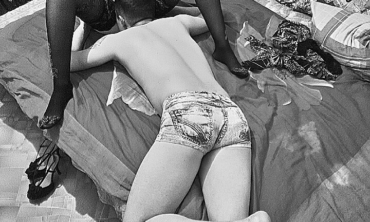 Стройные тёлки вылизывают стволы своих сожителей 9 фотография Стройные тёлки вылизывают стволы своих сожителей 9 фотография